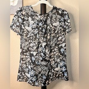 Ann Taylor size med lds top. Navy with floral print.